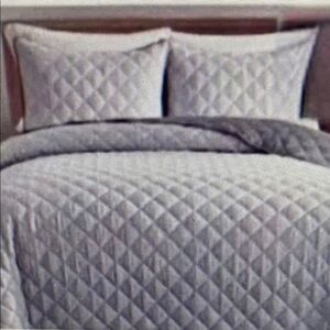 Laundry By Shelli Segal Chambray Reversible Gray Quilt Set 90”x90”